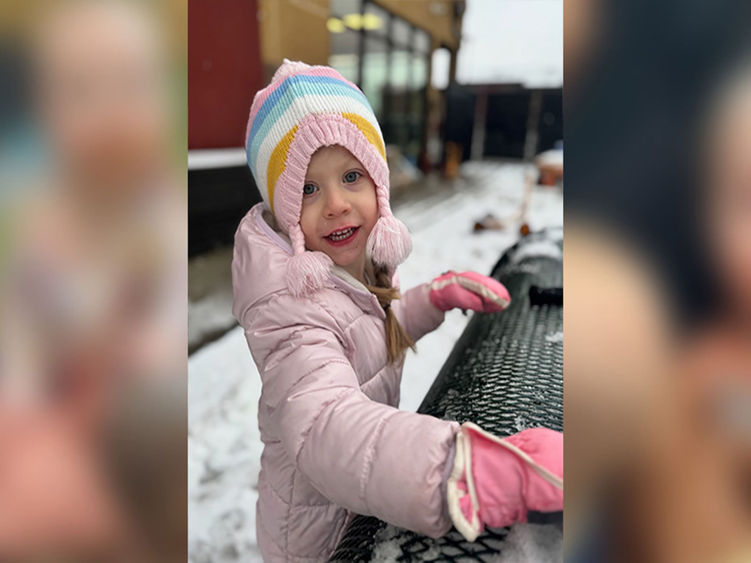 Redwood40_0001_Redwood Tools copy12_0002_Redwood snow outdoor 2